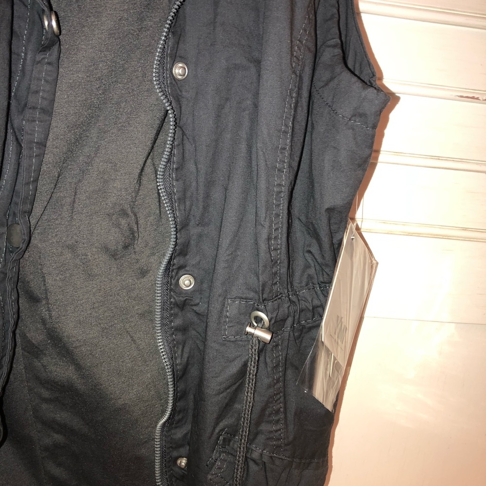 YMI vest NEW WITH TAGS size M